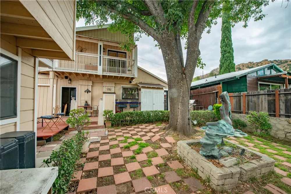 9516 Dennis Chatsworth, CA 91311
