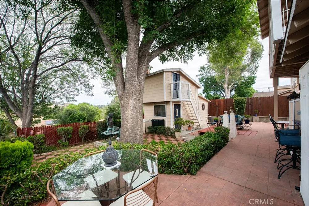 9516 Dennis Chatsworth, CA 91311