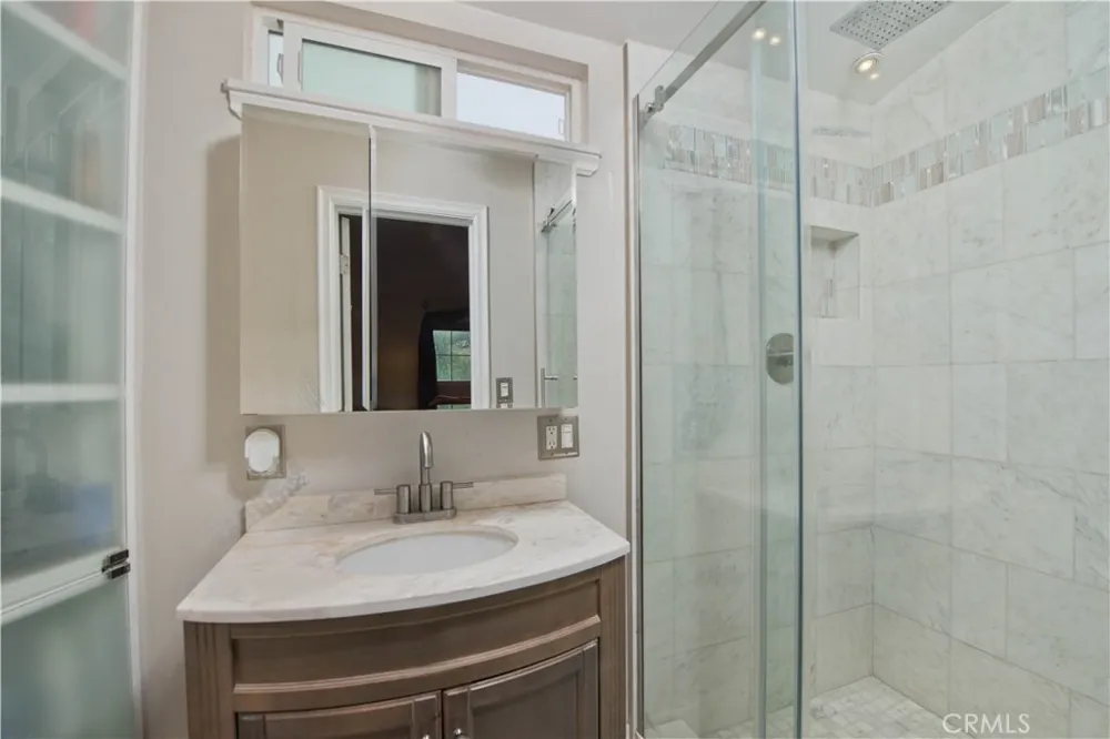 9516 Dennis Chatsworth, CA 91311