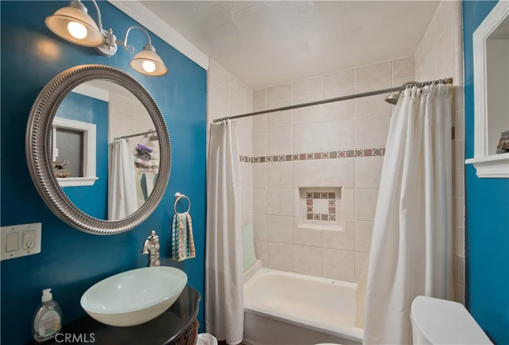 9516 Dennis Chatsworth, CA 91311