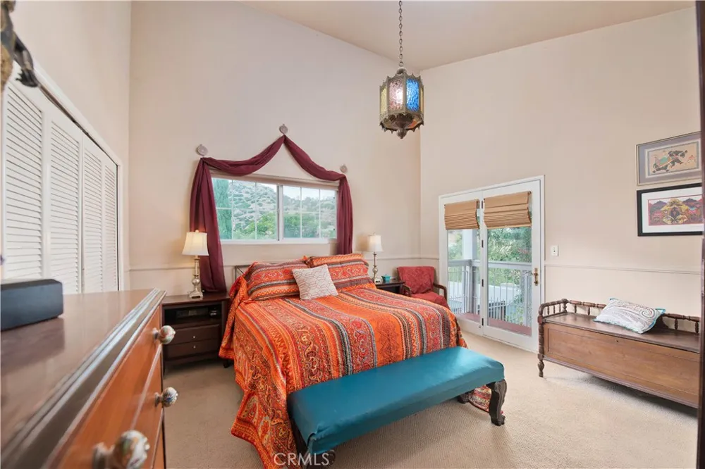 9516 Dennis Chatsworth, CA 91311