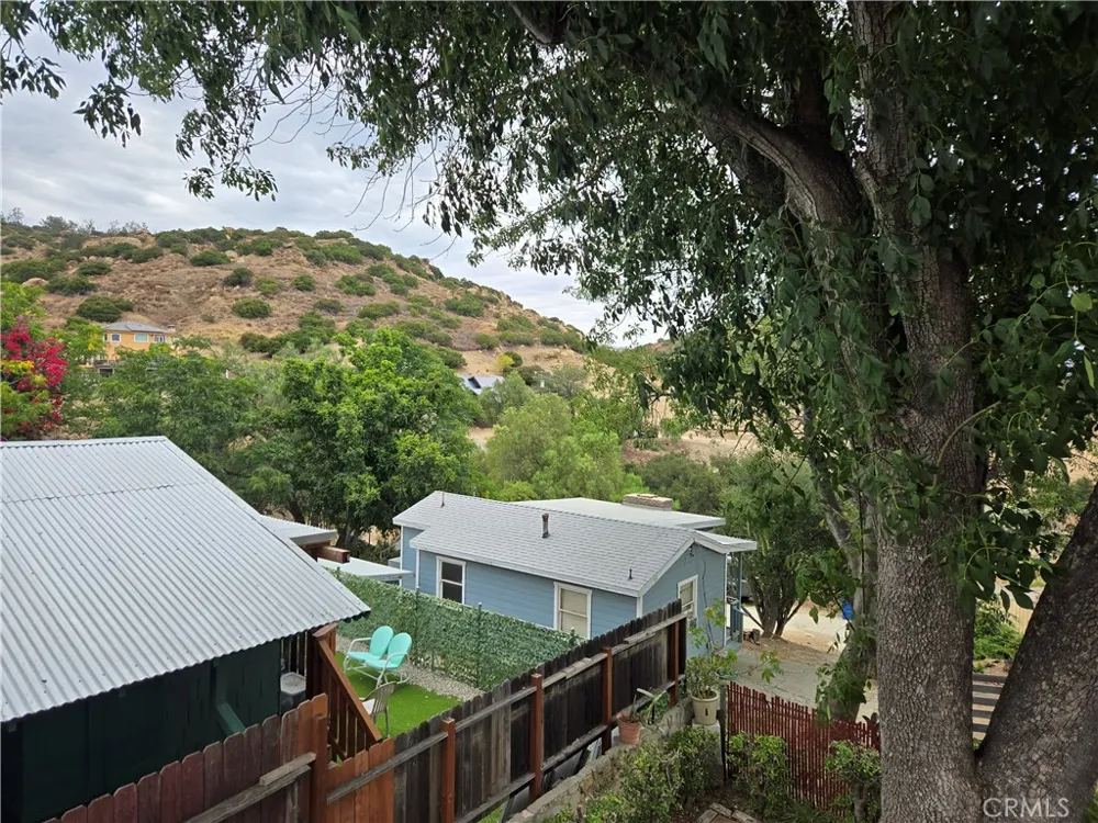 9516 Dennis Chatsworth, CA 91311