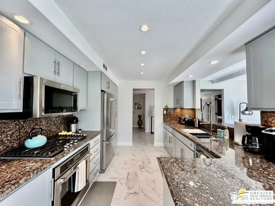515 Desert Lakes Drive Palm Springs, CA 92264