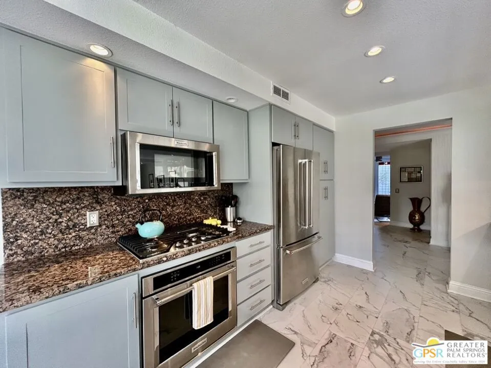 515 Desert Lakes Drive Palm Springs, CA 92264