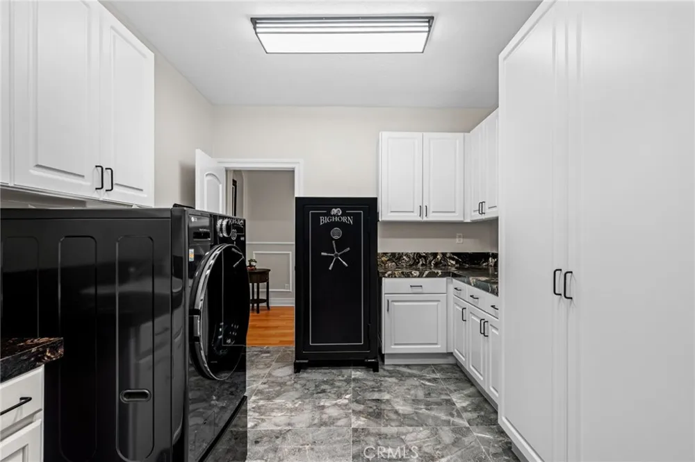 17641 Santa Rosa Mine Road Lake Mathews, CA 92570