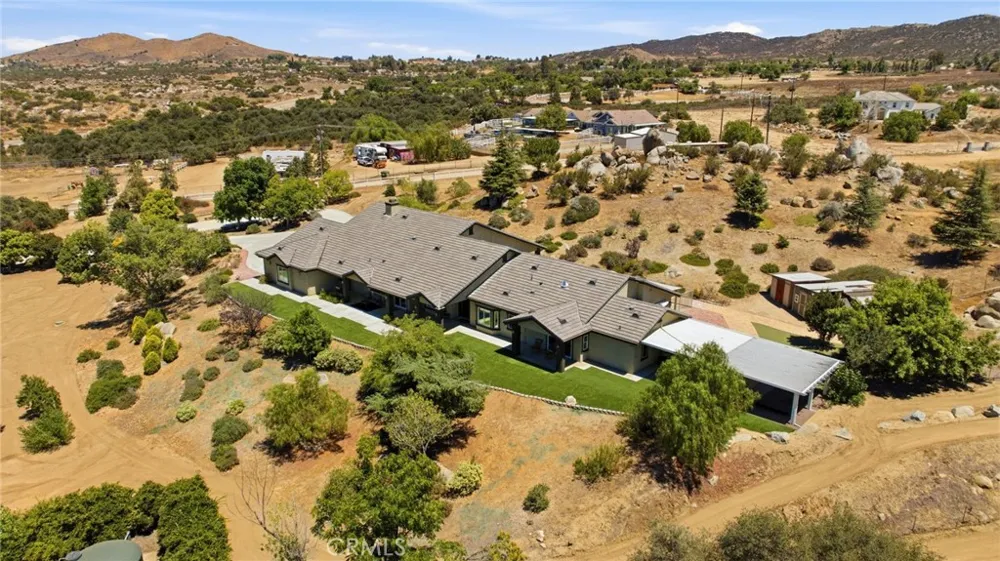 17641 Santa Rosa Mine Road Lake Mathews, CA 92570