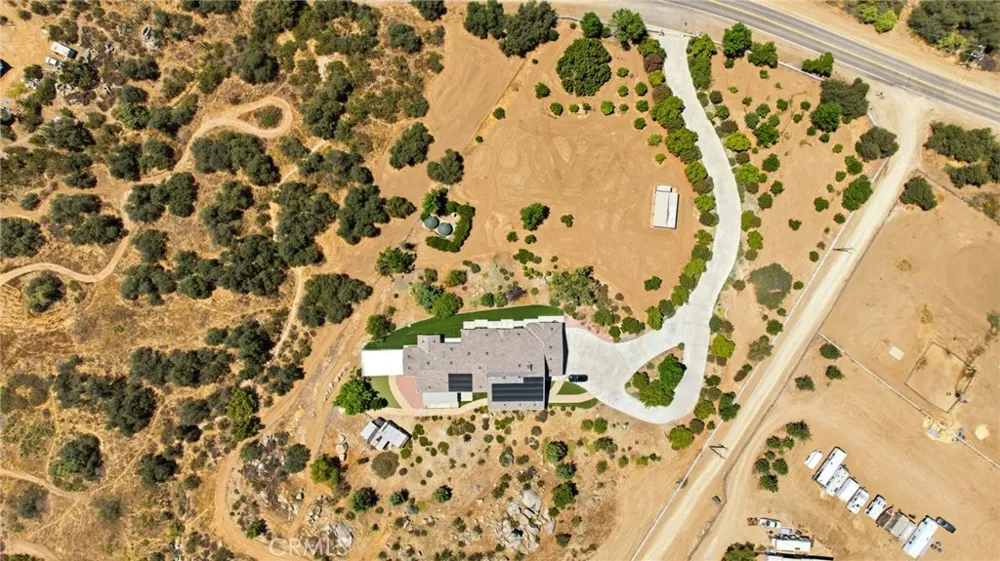 17641 Santa Rosa Mine Road Lake Mathews, CA 92570
