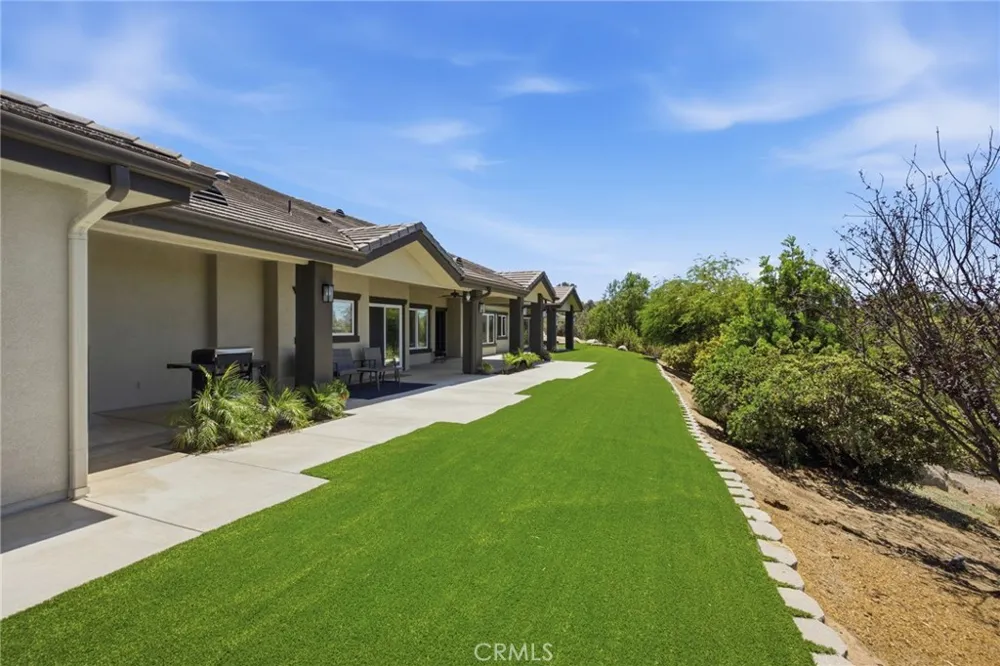 17641 Santa Rosa Mine Road Lake Mathews, CA 92570