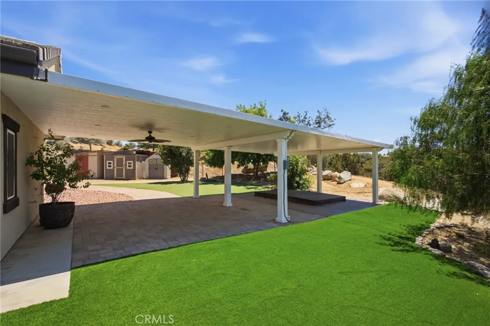 17641 Santa Rosa Mine Road Lake Mathews, CA 92570