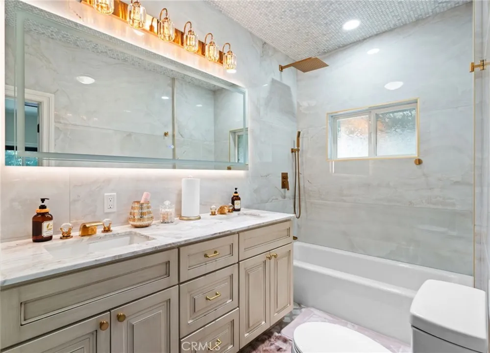17641 Santa Rosa Mine Road Lake Mathews, CA 92570
