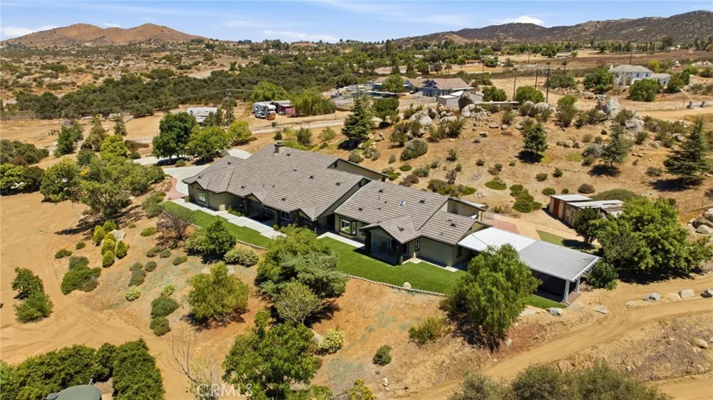 17641 Santa Rosa Mine Road Lake Mathews, CA 92570