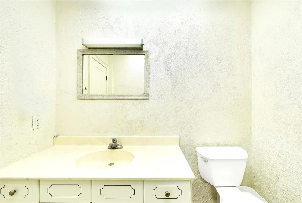 2701 Middle River Drive #11 Fort Lauderdale, FL 33306
