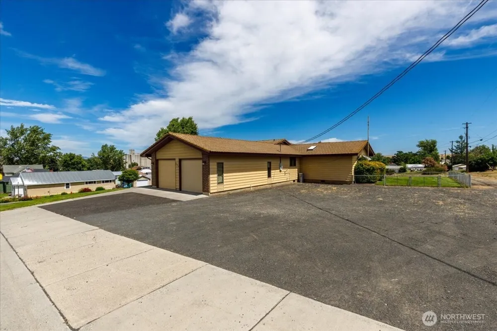 607 Brace SE Wilbur, WA 99185