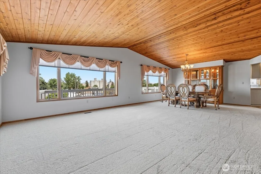 607 Brace SE Wilbur, WA 99185