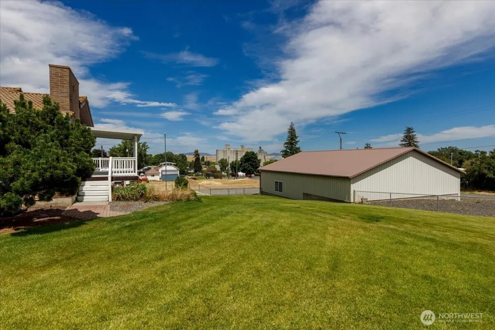 607 Brace SE Wilbur, WA 99185