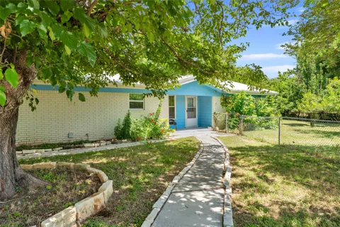 505 Chisum Trail