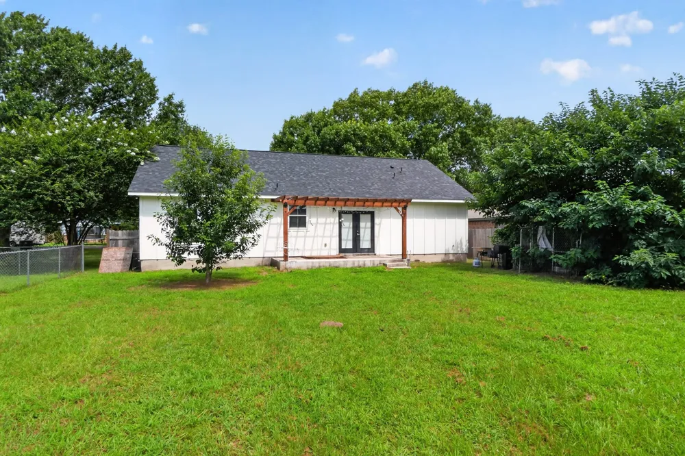 403 Lynch Street Smithville, TX 78957
