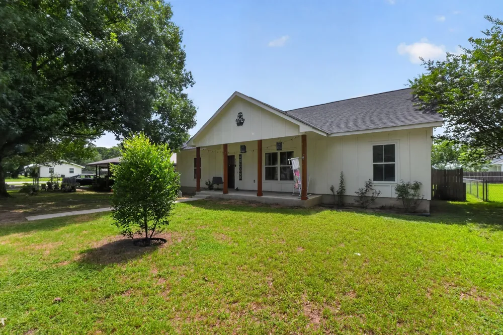 403 Lynch Street Smithville, TX 78957