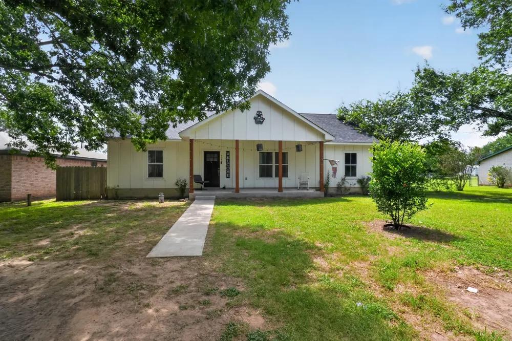 403 Lynch Street Smithville, TX 78957