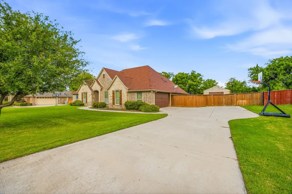 1035 Walking Horse Drive Stephenville, TX 76401
