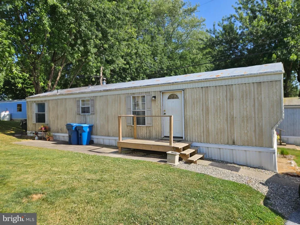 159 B LANE Harrisburg, PA 17111