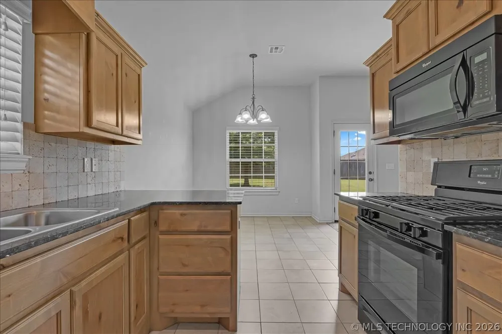 1110 E 146th Court S Glenpool, OK 74033
