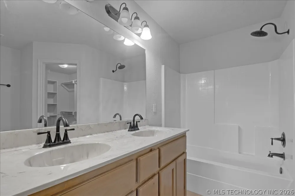 1110 E 146th Court S Glenpool, OK 74033