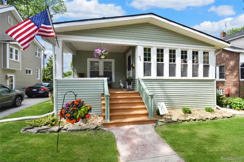 34 Moser Place