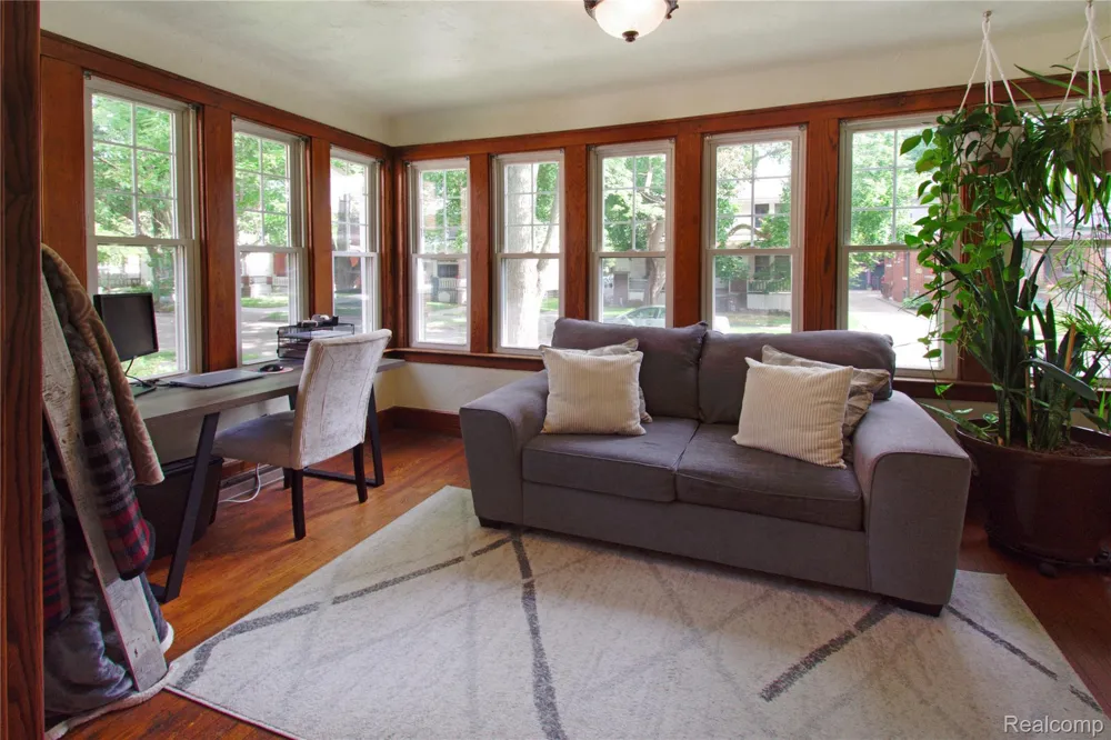 34 Moser Place Mt Clemens City, MI 48043