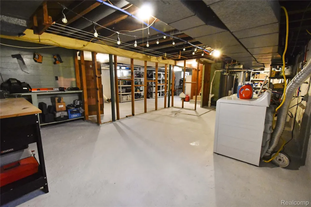 34 Moser Place Mt Clemens City, MI 48043