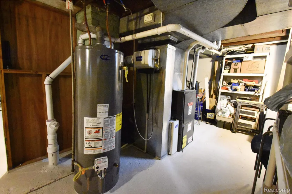 34 Moser Place Mt Clemens City, MI 48043