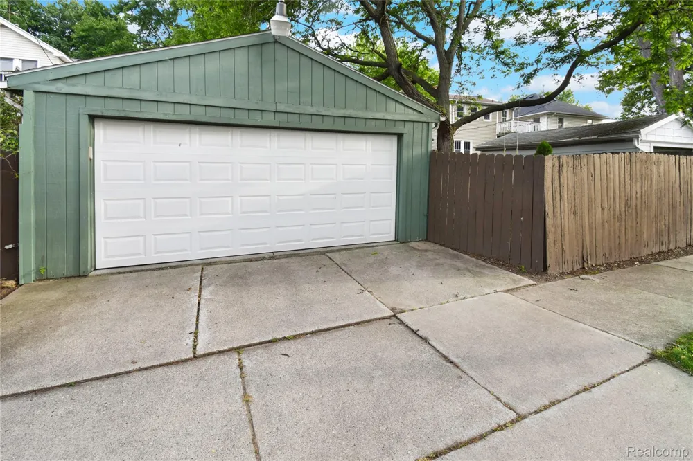 34 Moser Place Mt Clemens City, MI 48043