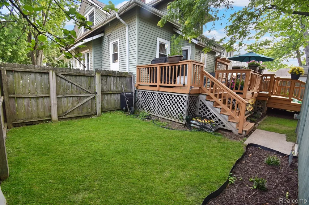 34 Moser Place Mt Clemens City, MI 48043
