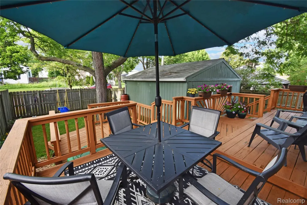 34 Moser Place Mt Clemens City, MI 48043