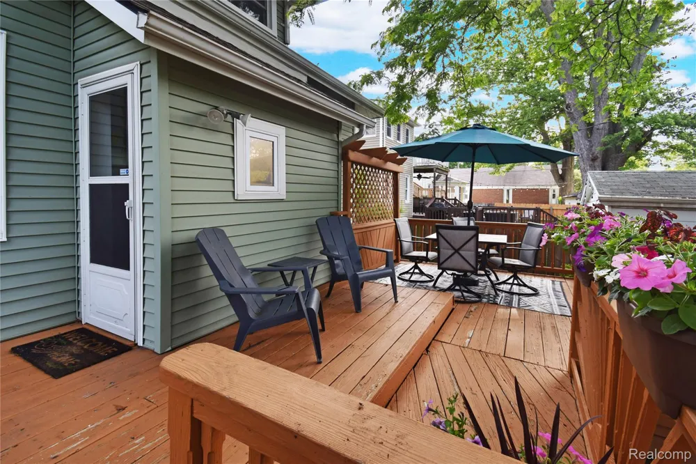 34 Moser Place Mt Clemens City, MI 48043