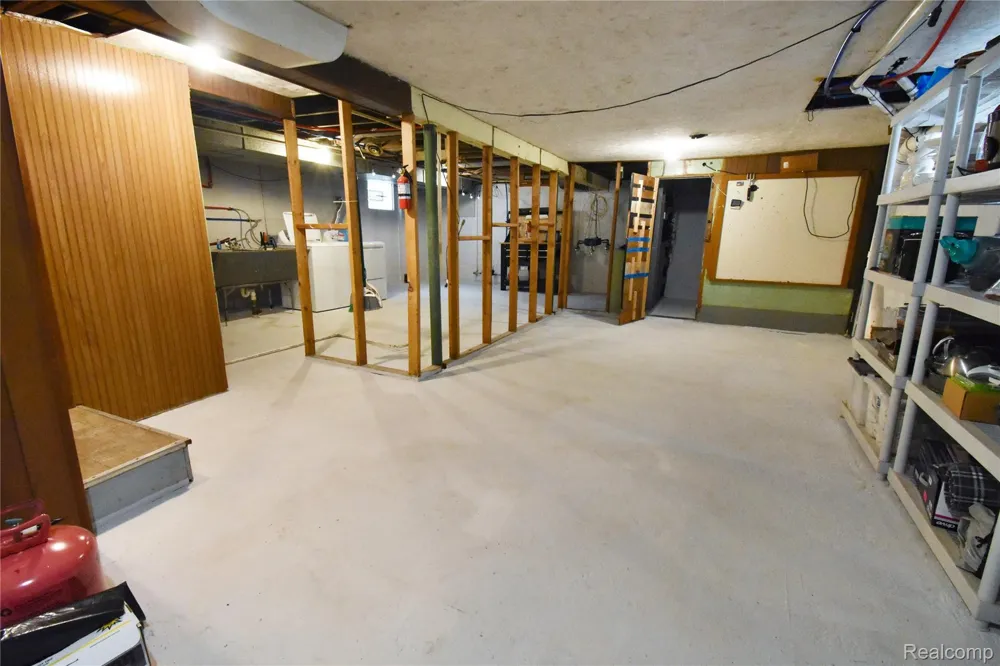 34 Moser Place Mt Clemens City, MI 48043