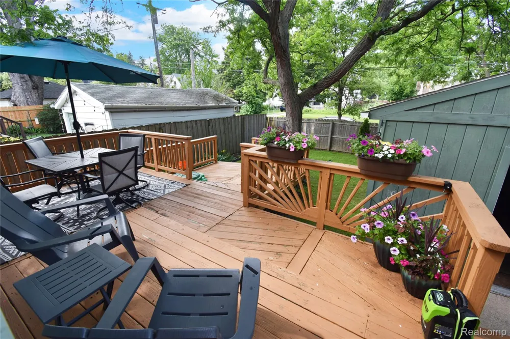 34 Moser Place Mt Clemens City, MI 48043