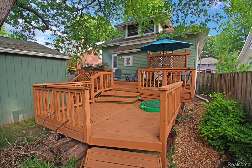 34 Moser Place Mt Clemens City, MI 48043