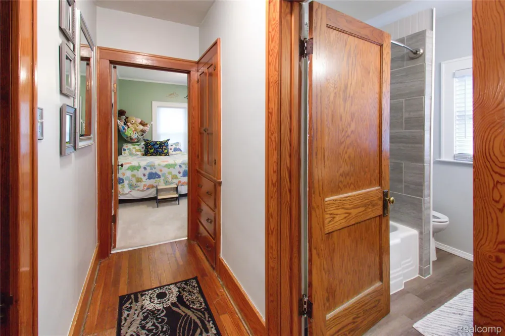 34 Moser Place Mt Clemens City, MI 48043