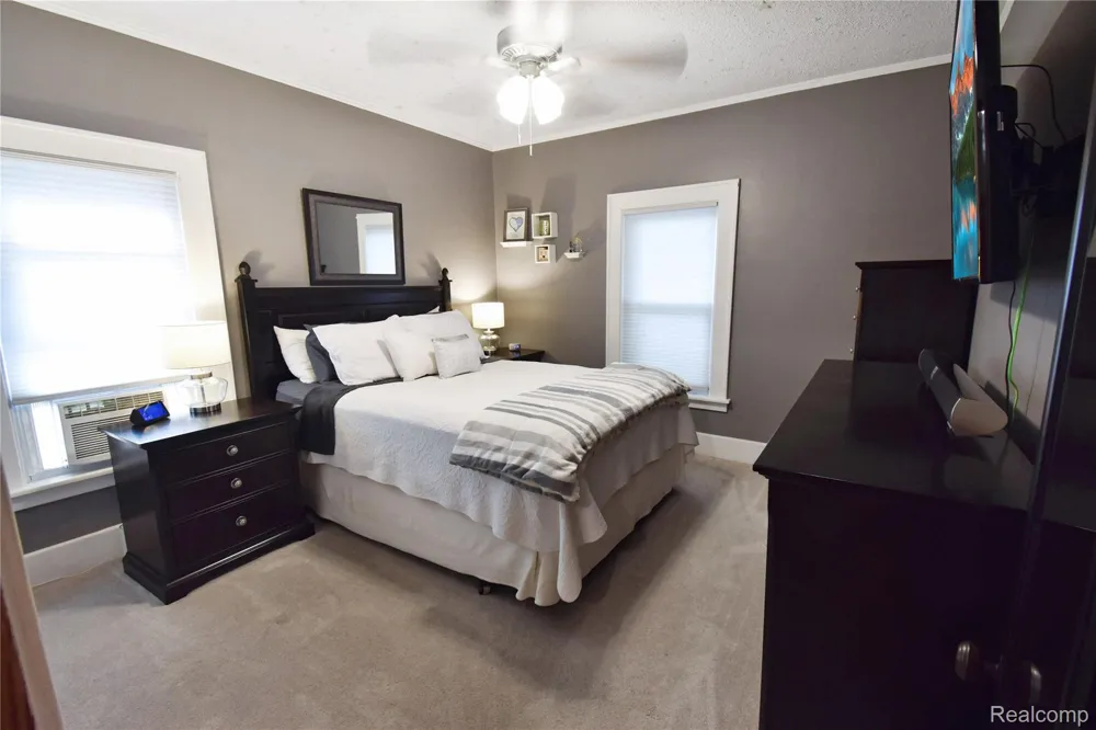 34 Moser Place Mt Clemens City, MI 48043
