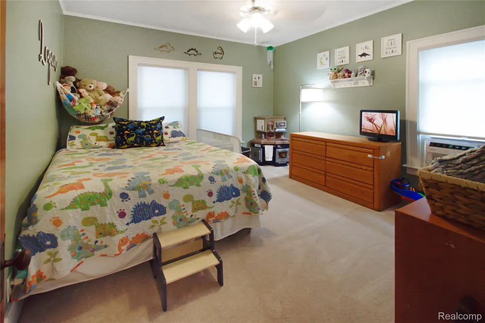 34 Moser Place Mt Clemens City, MI 48043