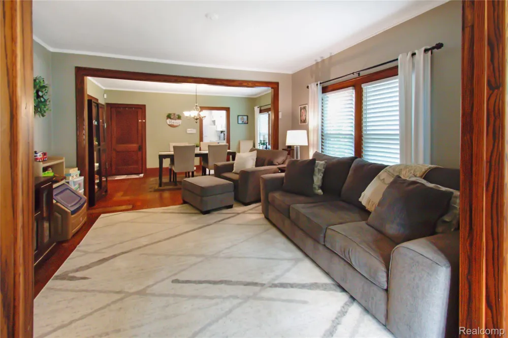 34 Moser Place Mt Clemens City, MI 48043