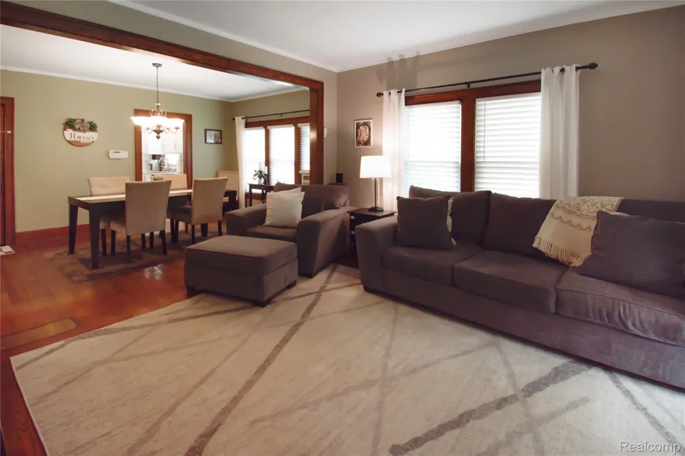 34 Moser Place Mt Clemens City, MI 48043