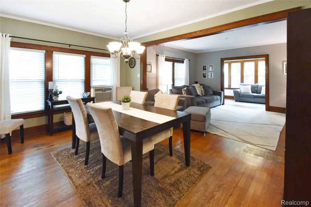 34 Moser Place Mt Clemens City, MI 48043