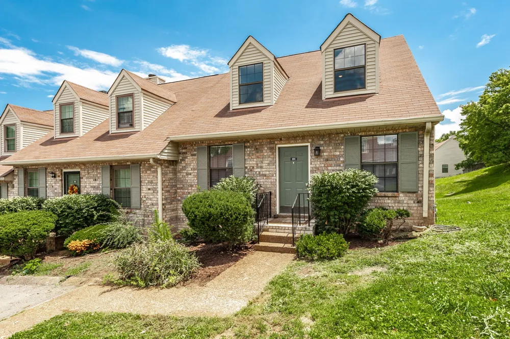 101 Deerpoint Ln Hendersonville, TN 37075