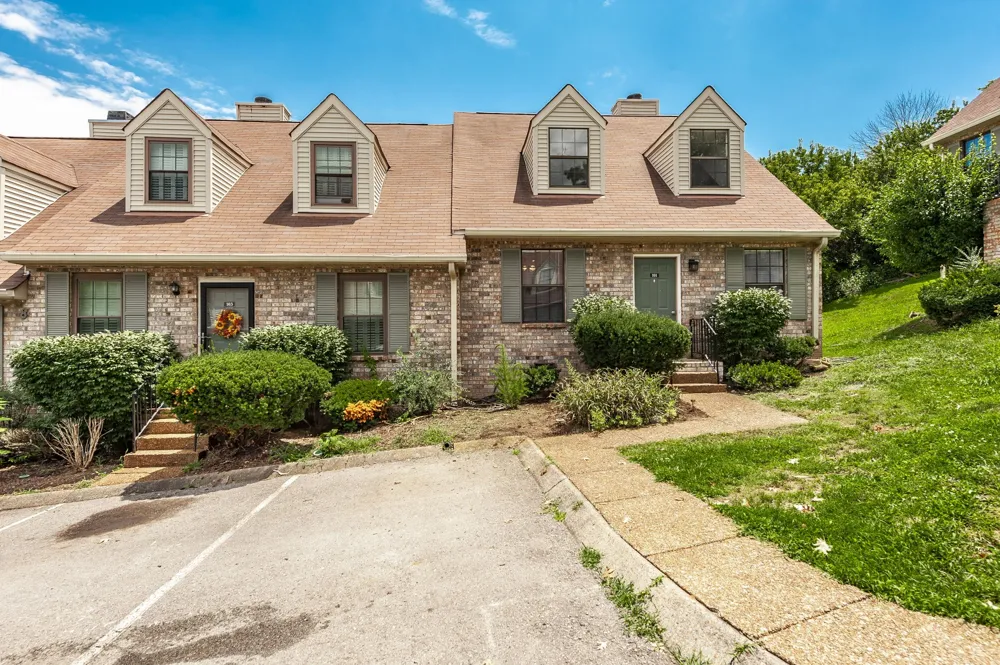 101 Deerpoint Ln Hendersonville, TN 37075