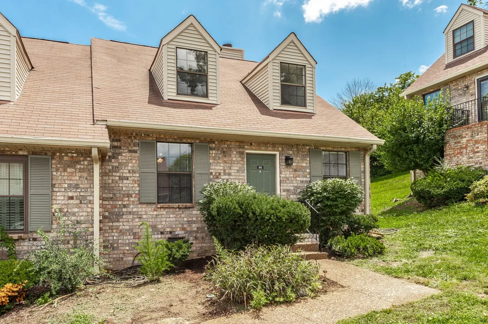 101 Deerpoint Ln Hendersonville, TN 37075