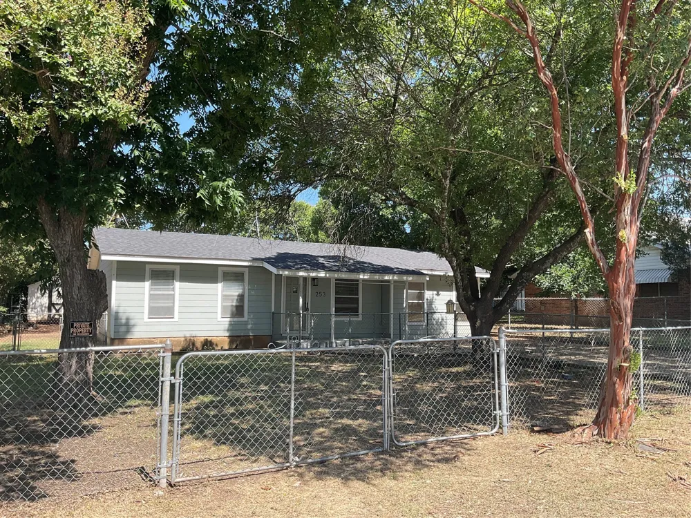 253 County Road 1743 Clifton, TX 76634