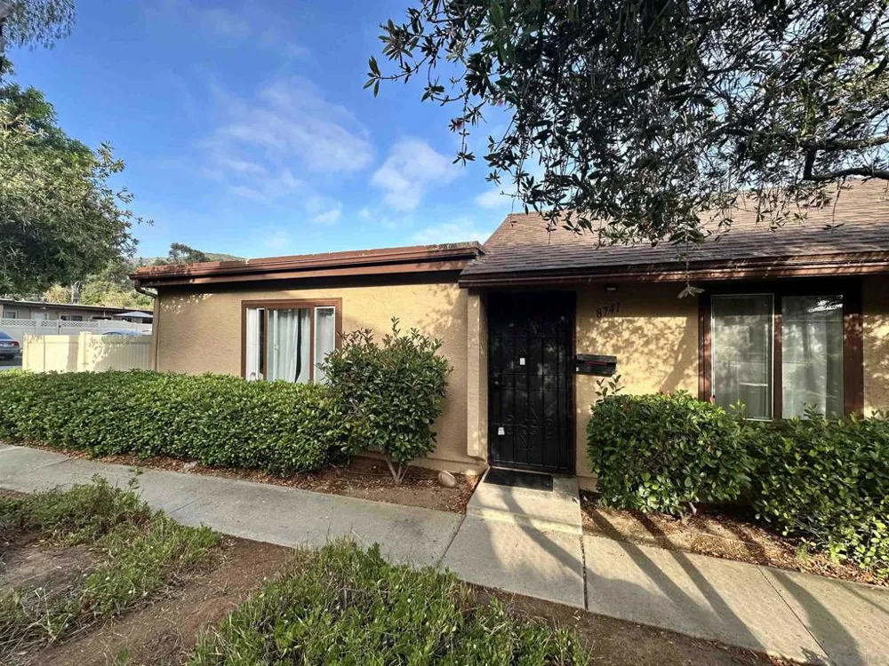 8741 Wahl Santee, CA 92071