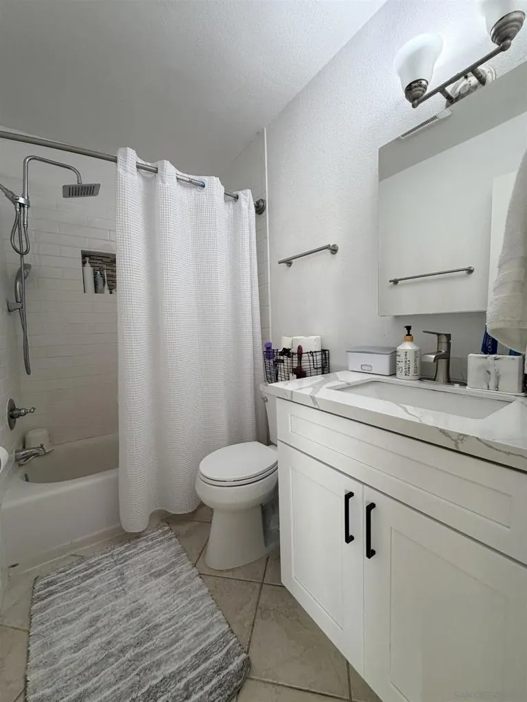 8741 Wahl Santee, CA 92071